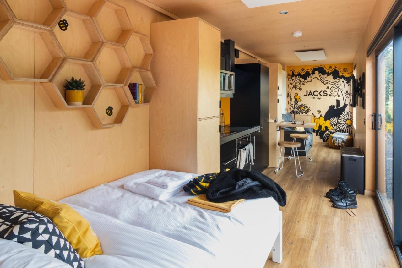 The Hive - Unique Hot Tub Cabin In Милпорт Екстериор снимка